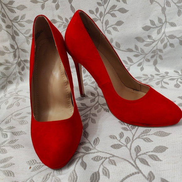 Red faux suede high heels - Picture 1 of 3